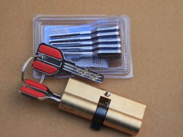 大新24小时上门开锁公司